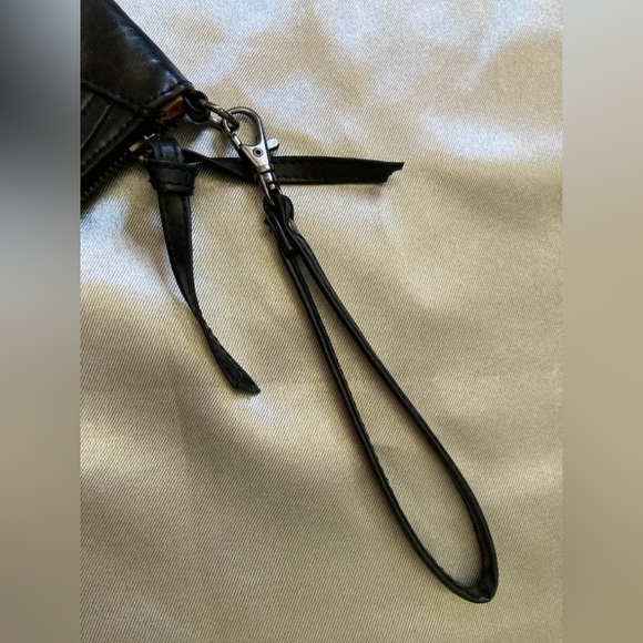 Alice & Olivia x Payless , black faux leather clutch & removable wristlet . - Picture 3 of 6